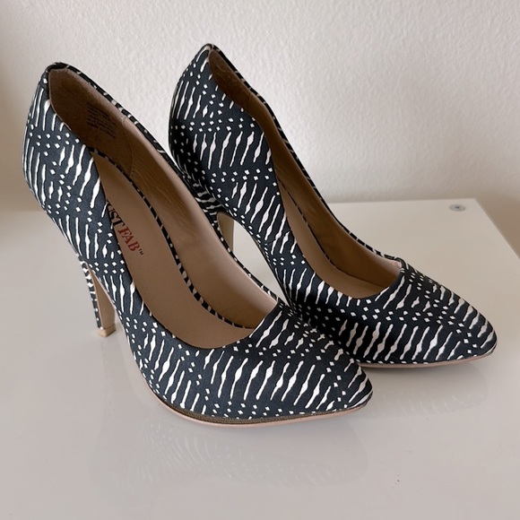JustFab Shoes - JustFab Veronika heels - size 5.5